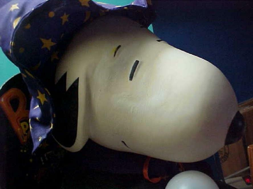 Peanuts Halloween DANCING Animated Musical Snoopy Wizard Doll