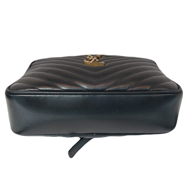 Borsa a tracolla Saint Laurent in pelle nera con logo YSL trapuntata LOU Lou fotocamera 612544