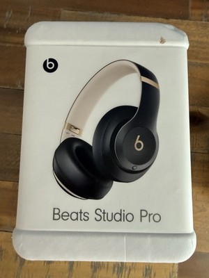 Beats Studio Pro MC2N4LL/A Noise-Cancelling Over-Ear Headphones Black & Gold
