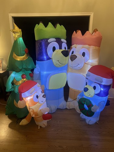 EUC 8’ Bluey Family Holiday Inflatable Christmas Yard Decor - Christmas Party - Picture 2 of 9
