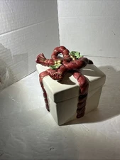 Fitz and Floyd Ceramic Holly Berry Special Christmas Gift Box 4” X 4” EUC