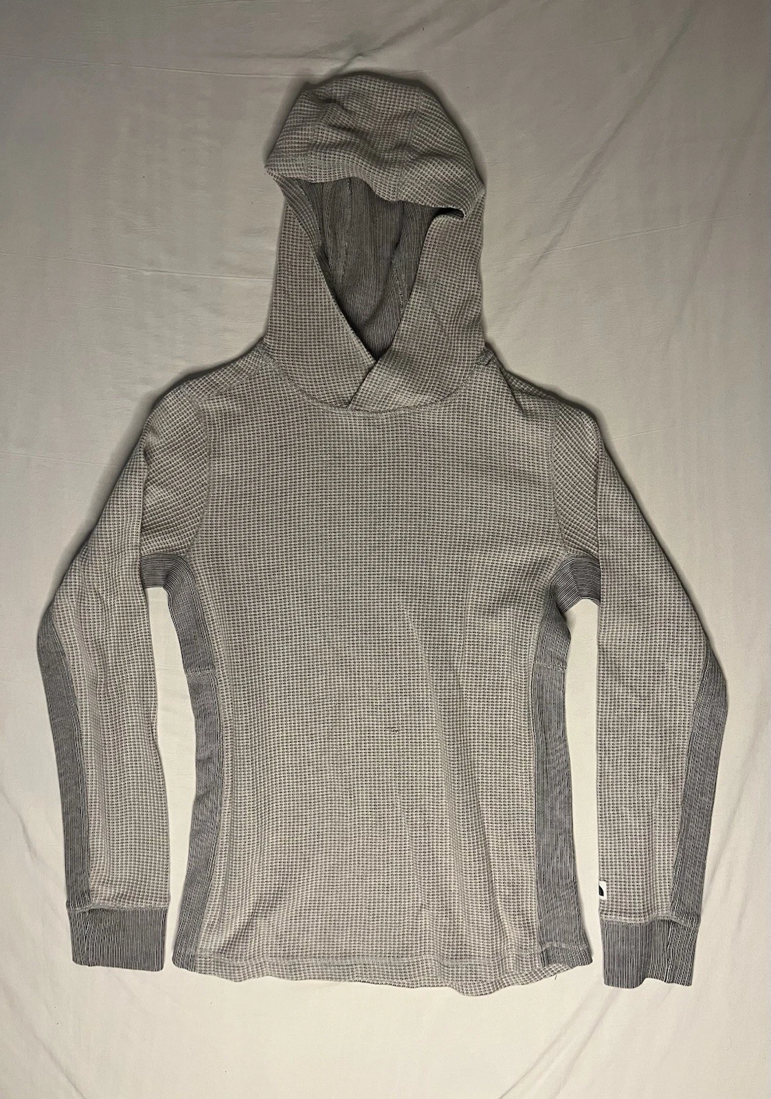 The North Face Thermal Pullover Hoodie Men’s Size Medium Gray Waffle Knit Shirt