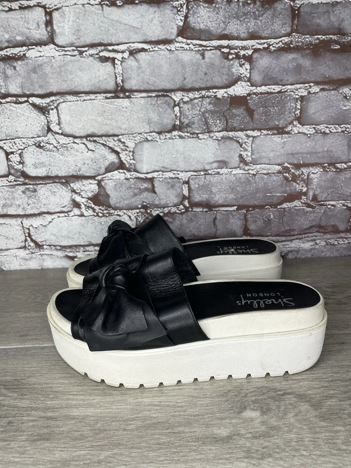 Sandalias Shellys London de cuero negras con plataforma y arco deslizables para mujer talla 39EU/8,5M EE. UU. Foto 4 de 4