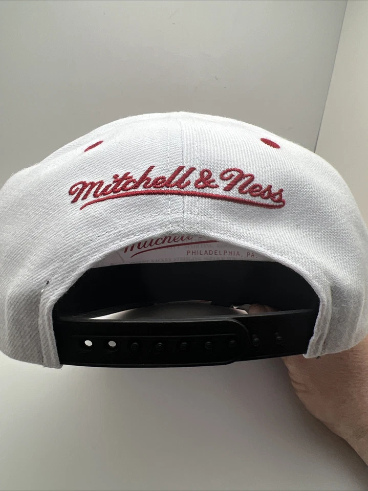 Sombrero Mitchell & Ness Chicago Blackhawks Pro-Corona Rojo/Negro Ajuste Snapback GR50 Foto 4 de 4