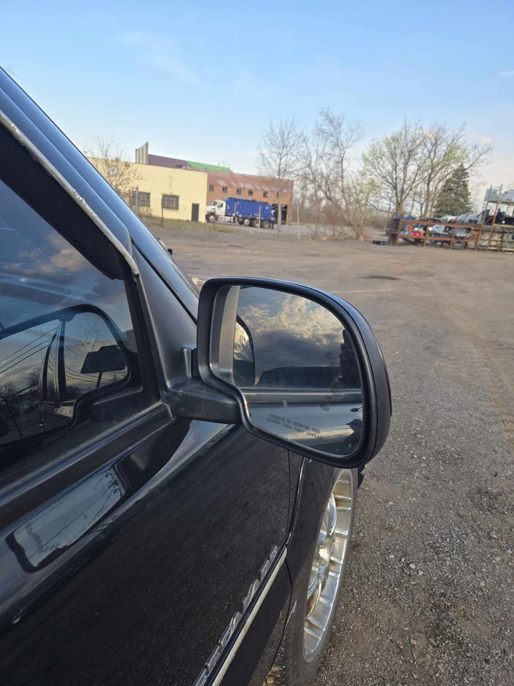 Espejo retrovisor derecho usado se adapta a: Cadillac Escalade Power 2006 con intermitente integral Foto 2 de 4