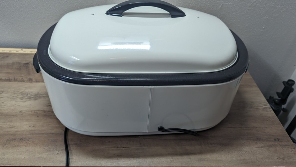 Rival 18 quart Roaster Oven With Buffet Server with box eBay