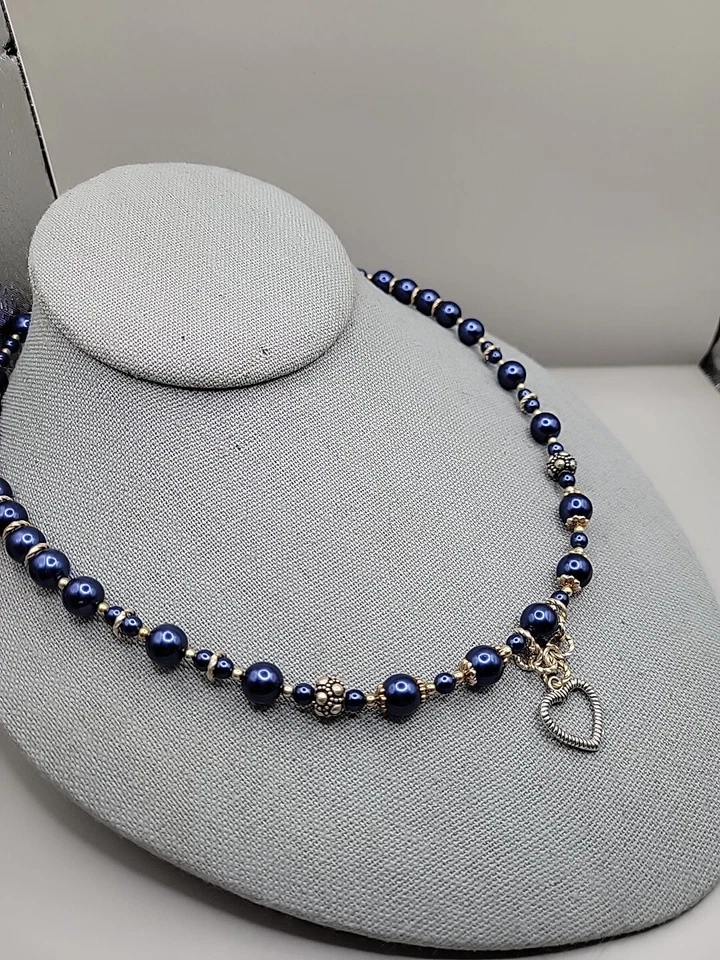 Collar colgante corazón abierto tono plata perla imitación azul pulsera a juego  Foto 2 de 4