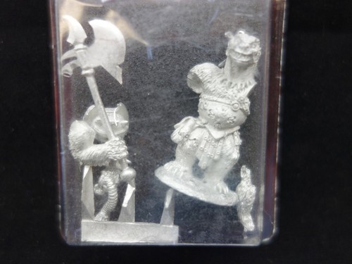 Dark Sword Miniatures: - Visions in Fantasy Honey Badger Barbarian (NiB metal) - Picture 4 of 4