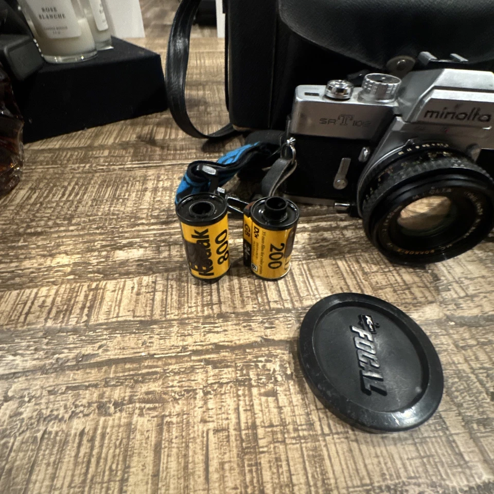 Cámara Minolta srt 102, lente Rokker 1:14, f=50, usada, Quantaray QAF6600 rebote fla Foto 2 de 4