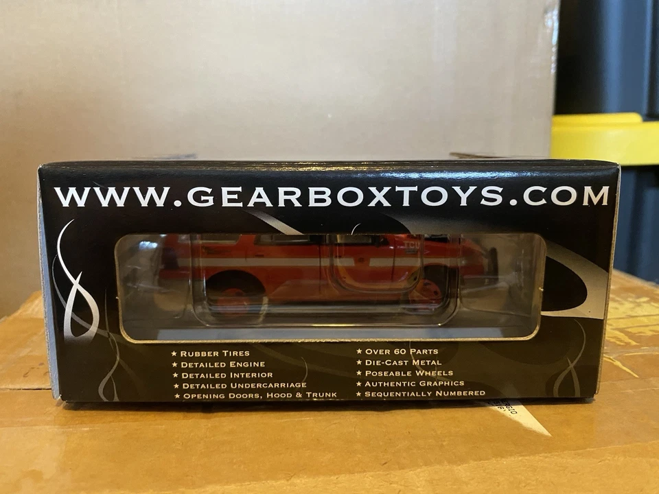 Gearbox Toys & Collectibles Boston Mass. F.D. 2006 Ford Expedition NIB 1:43  - Image 3 of 3