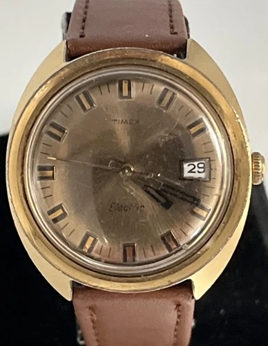 Vintage Mens Timex Electric Wristwatch HAS SOME SCRATCHES ON CRYSTAL Running HB