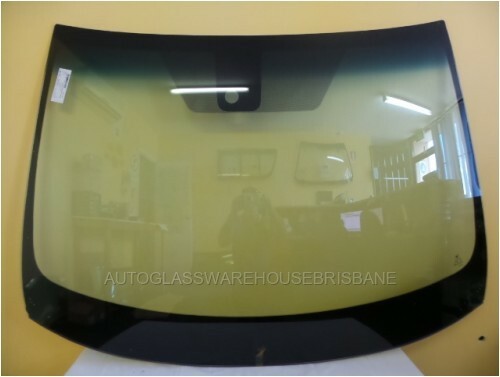 NISSAN X-TRAIL T32 - 3/2014 to 11/2022 - 5DR WAGON - FRONT WINDSCREEN - RAIN SEN - Picture 1 of 2