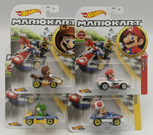 Hot Wheels 2018 Mario Kart Diecast Green Yoshi Mach 8