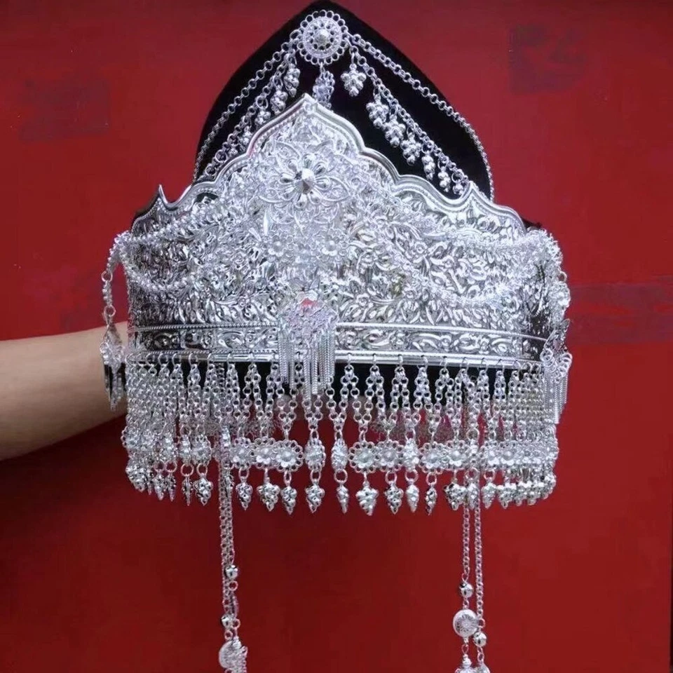 Hermoso tocado Miao plateado para mujer rendimiento nacional Foto 4 de 4