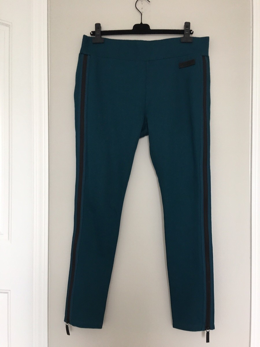 BURBERRY SPORT SIDE ZIP TRACK PANTS SIZE XL MADE IN PORTUGAL BURBERRY SPORT SIDE ZIP TRACK PANTS SIZE XL MADE IN PORTUGAL