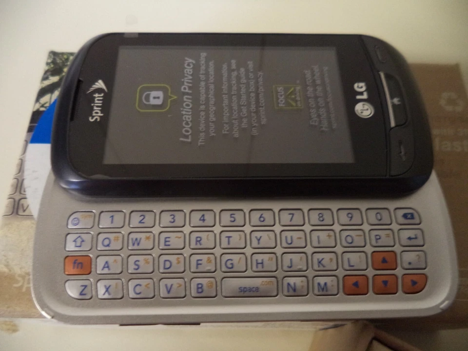 LG RUMOR TOUCH LN272 BRAND NEW IN BOX NEVER USED SLIDER KEYBOARD TITAN GRAY - Image 4 of 4