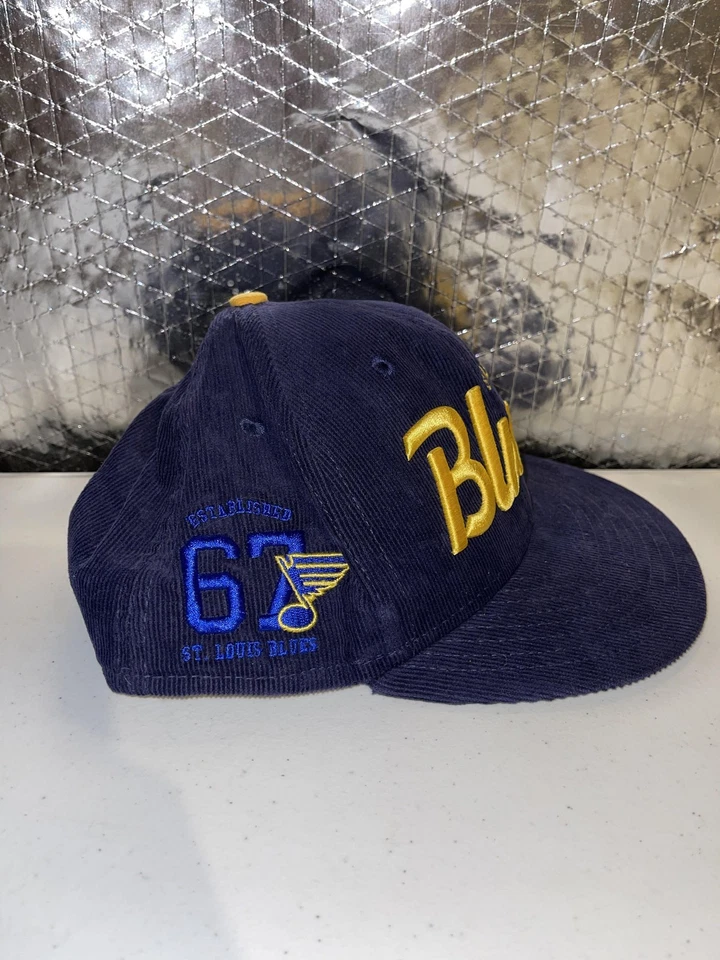 St. Louis Blues Hat Cap Fitted Mens 7 5/8 Navy Gold NHL Hockey Script New Era - Image 2 of 4
