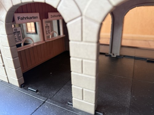 Playmobil Bahnhof Train Station 4300 With Booklet-Incomplete - Picture 11 of 14