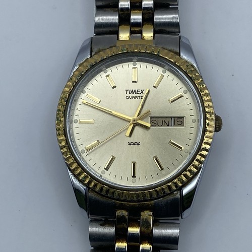 Orologio al quarzo 33 mm Timex 395 LA Cell T86 quadrante data giorno parti non testate/riparazione - Foto 14 di 17