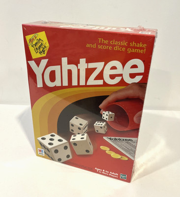 YAHTZEE THE CLASSIC SHAKE AND SCORE DICE GAME! NEW SEALED 1998 MILTON BRADLEY
