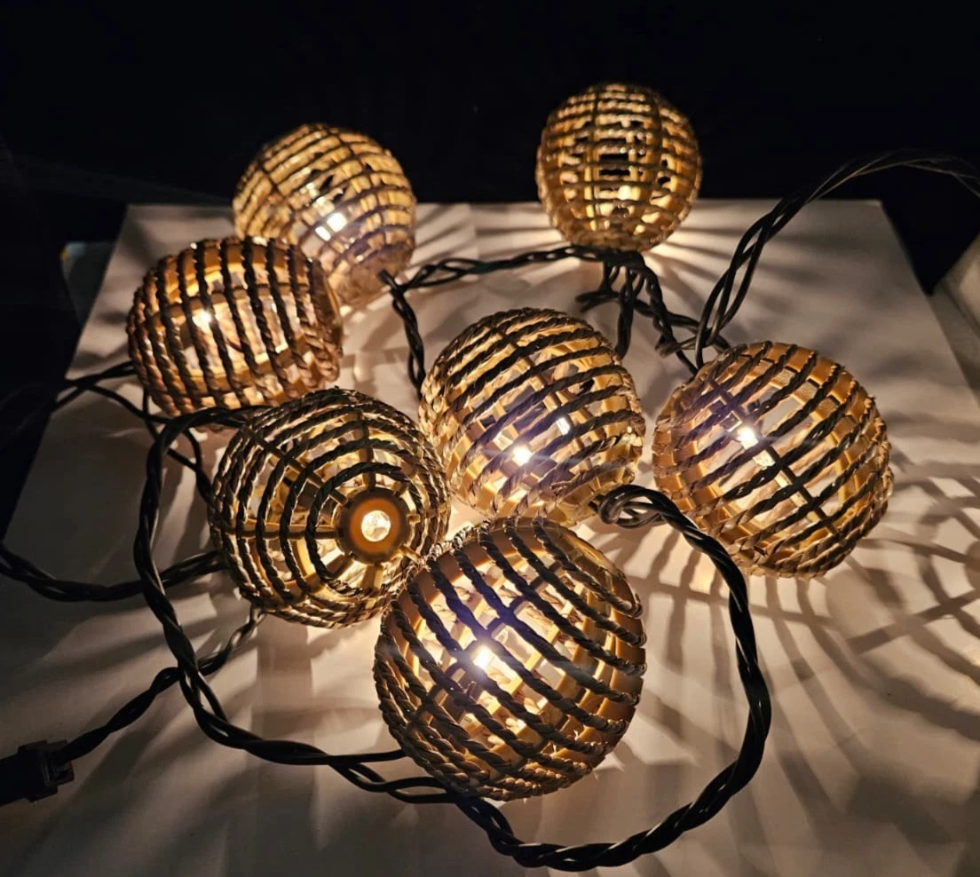 10 Mini Bulbs Decorative Lantern String Lights Wire Twisted Ball String Lights
Opens in a new window