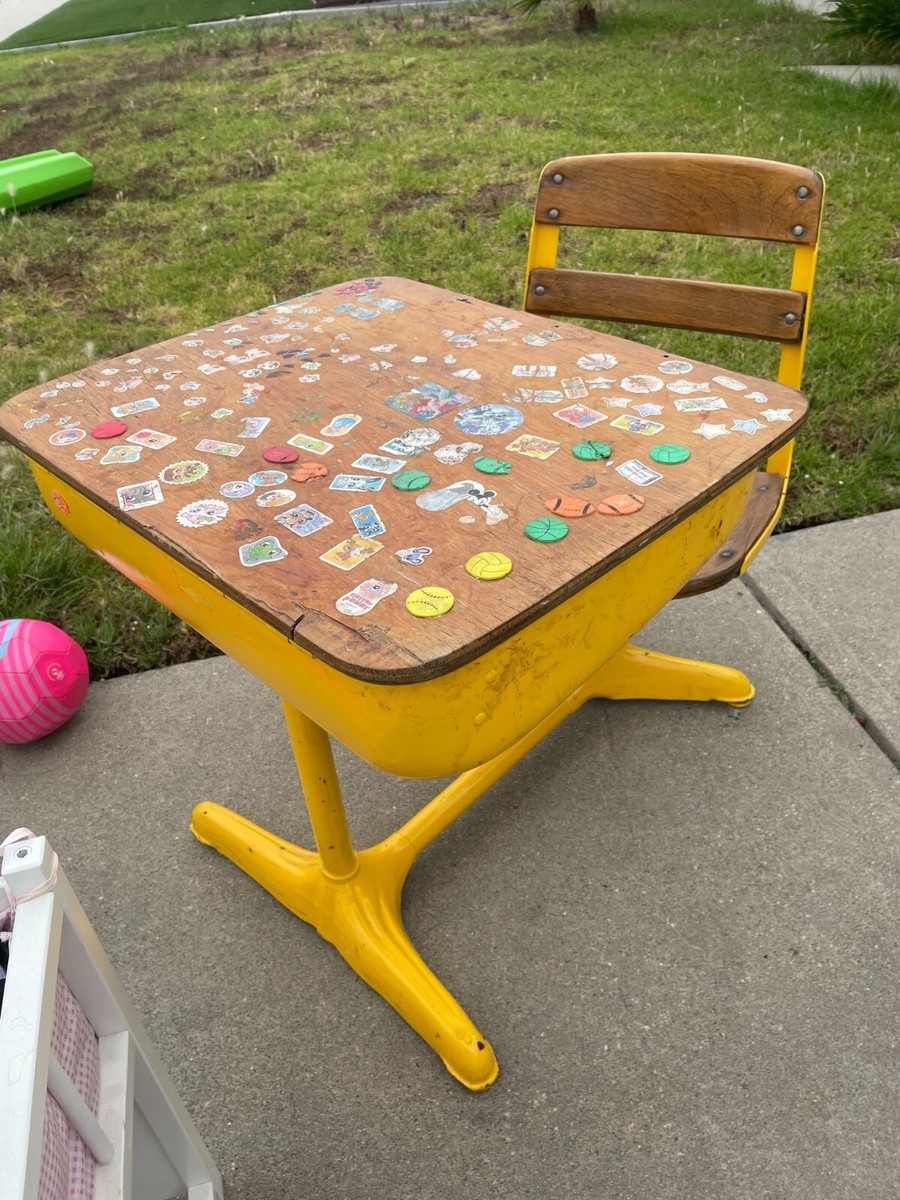 Vintage 1960S? Old School Children's Wood Metal Desk With Swivel