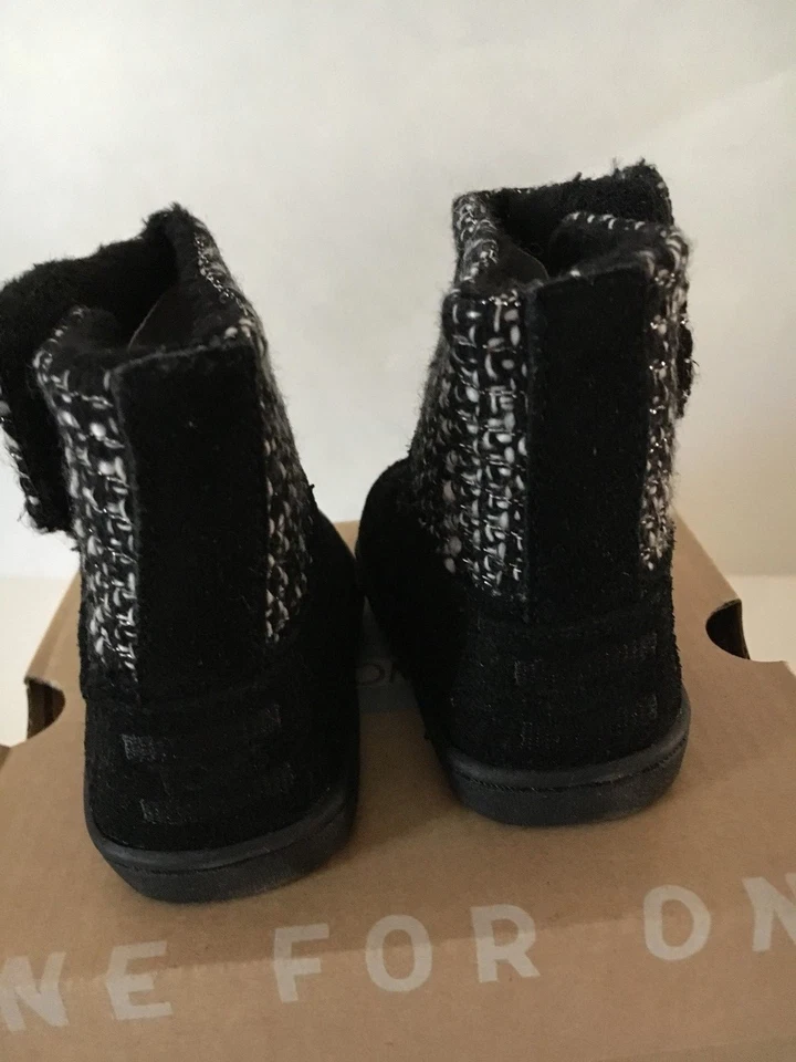 Bota Tiny Toms Nepal preta com lã metálica criança menina EUA tamanho 2, 3 - Imagem 3 de 4