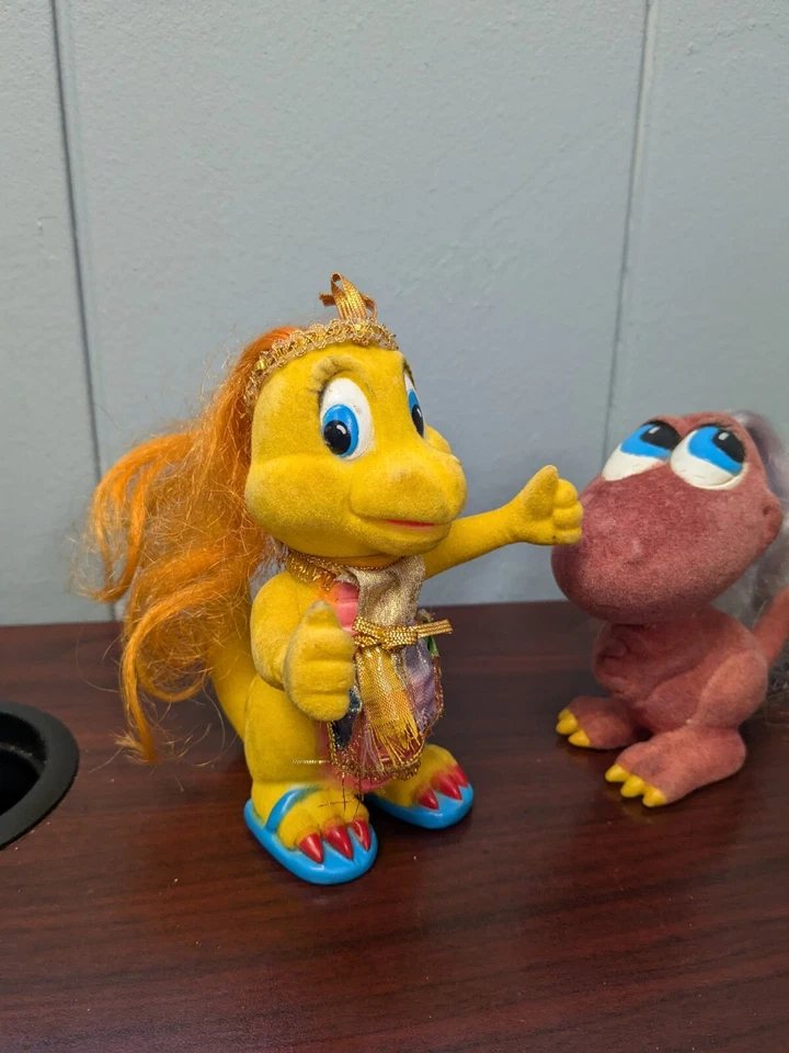 Raro lote de 4 dinosaurios Designo 1987 de colección de Totsy Toys. Nombres de personajes en desc Foto 2 de 4