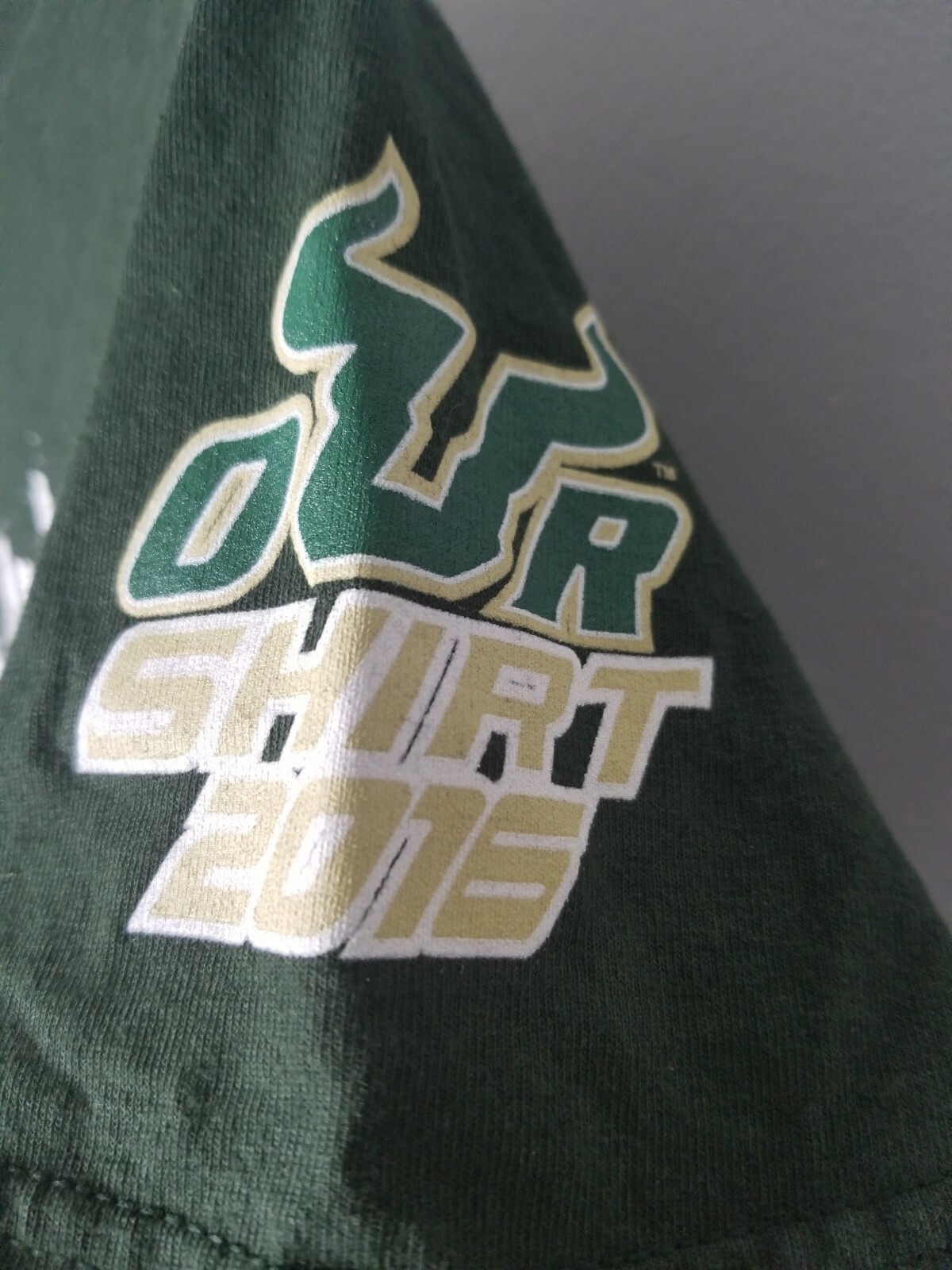 Mens S USF BULLS UNITE Wrap Around Graphic T Shir… - image 3