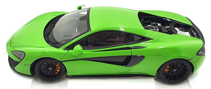 Autoart 1/18 Scale Diecast 76042 - McLaren 570S - Mantis Green/Black Wheels - Image 3 of 4