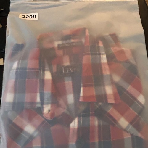 Vintage Levi's Shirt Mens Small Red Plaid Button Up Shirt Made in USA Pockets - Picture 14 of 14