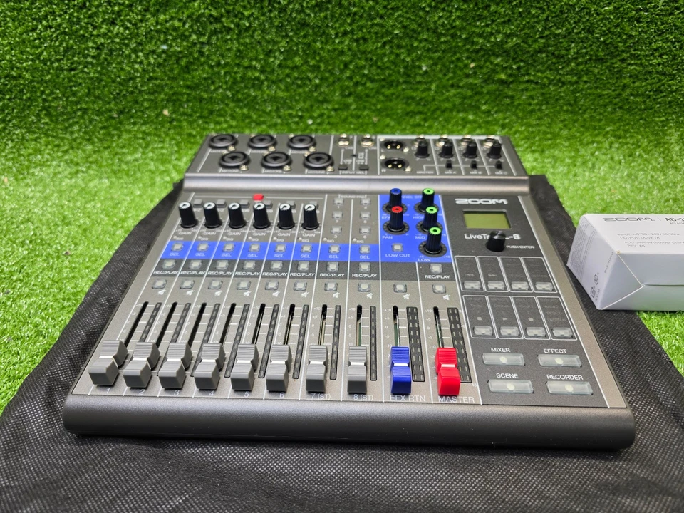 Zoom LiveTrak L-8 Portable 8-Channel Digital Mixer and Multitrack Recorder - Image 2 of 4