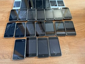 Lot of  32 iPhone 3G/3GS 4 4s Ipod Touch 2nd Cracked For Parts Repair 8gb 16gb