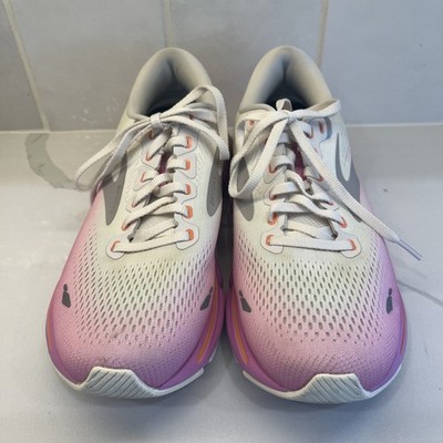 Brooks Ghost Women Size 9