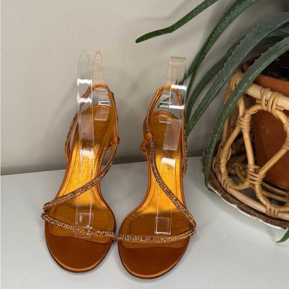 Tacones Caligarius Cometa Naranja Satinado Cristal Swarovski Hechos en Italia Talla 37/ EE. UU. 7 Foto 4 de 4