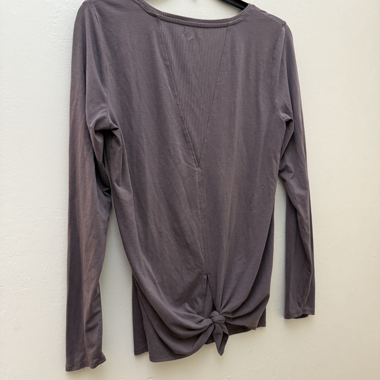 ATHLETA top small Dark Gray Athletic Split Back L… - image 9