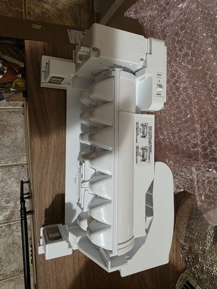 Conjunto de máquina de hielo LG AEQ73110210 Foto 3 de 3