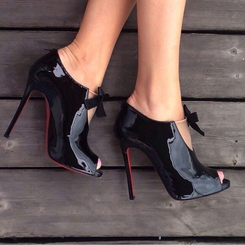 Christian Louboutin Estandono Black Patent Leather Bow Ankle Peep Toe Bootie 40 - Picture 16 of 16