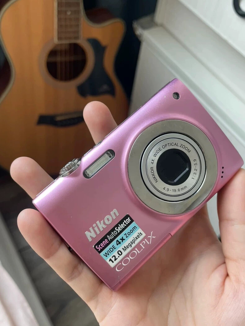 Nikon Coolpix S2500 PINK 12MP Digital Camera 4x Optical Zoom 100