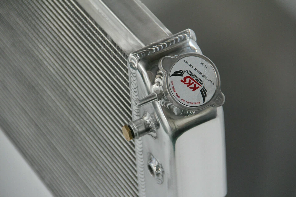 Radiador KKS pulido 3 filas 70-81 Chevy Camaro/75-79 Nova/78-87 El Camino Regal Foto 4 de 4