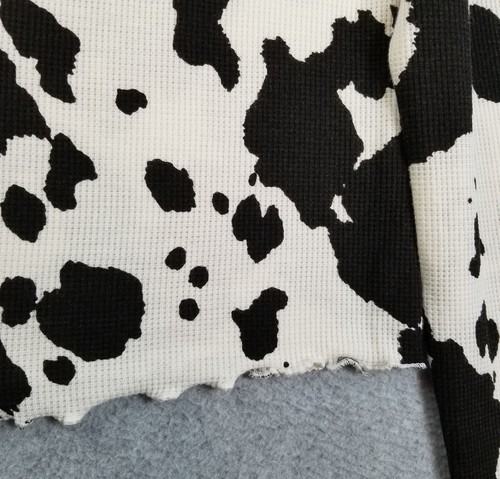 Top corto GRAYSON THREADS para mujer grande L negro blanco estampado de animales de vaca manga larga - Imagen 4 de 12