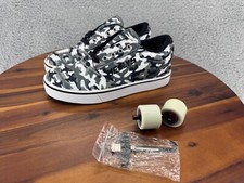 Heelys Boy's Pro 20 Prints Skate Shoe Size 7 Charcoal Grey Camo Wheel Sneaker