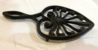 Antique vintage cast iron trivet, 9 1/4" 4 1/2" Heart shaped design, original — photo 7