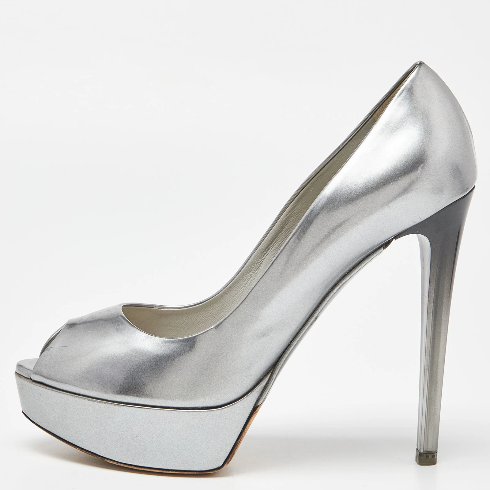 Escarpins Miss Dior en cuir verni argent Dior taille 40