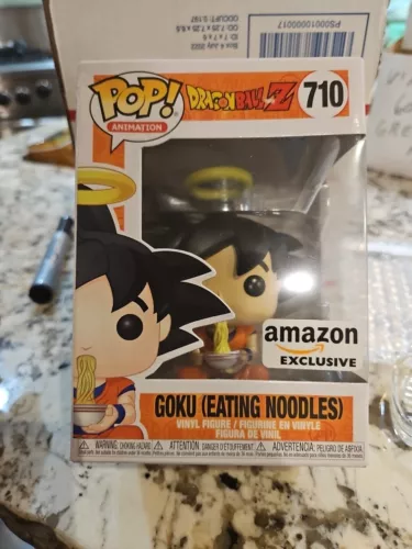 Funko Pop! Dragon Ball Z #710 Goku (comer fideos) exclusivo de Amazon