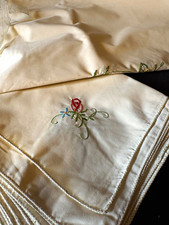 White Embroidered Floral 60x90 oblong tablecloth with 12 napkins