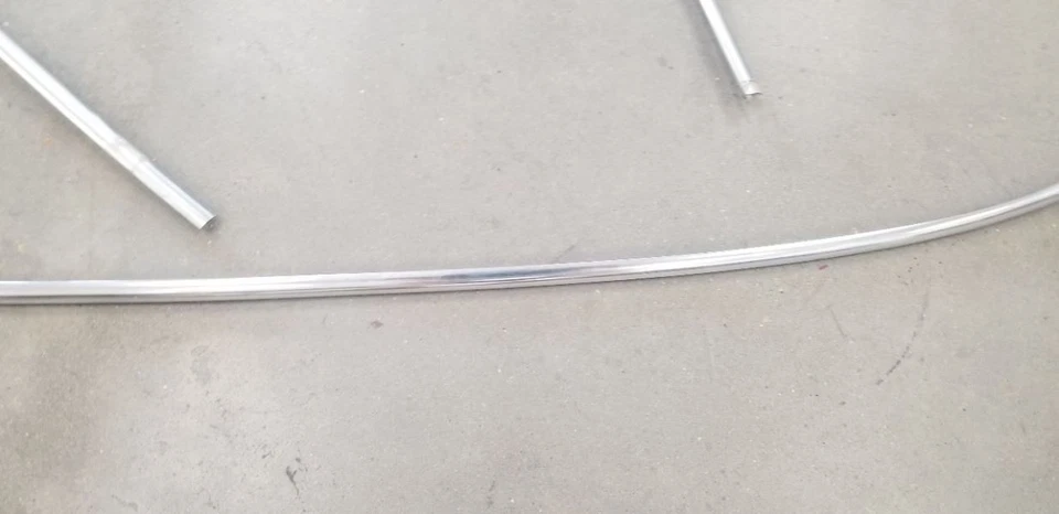 81 MERCEDES BENZ 300D WINDSHIELD CHROME TRIM SURROUND SET - Image 3 of 4