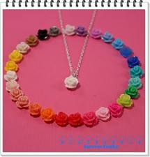 FUNKY VINTAGE SMALL CARVED ROSE NECKLACE CUTE KITSCH RETRO BOHO CHIC FLOWER LOVE