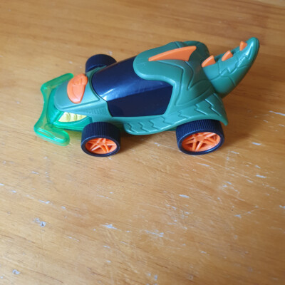 PJ Masks Glow Wheelers Gekko Mobile grün Dinosaurier Licht und Sound Auto Spielzeug