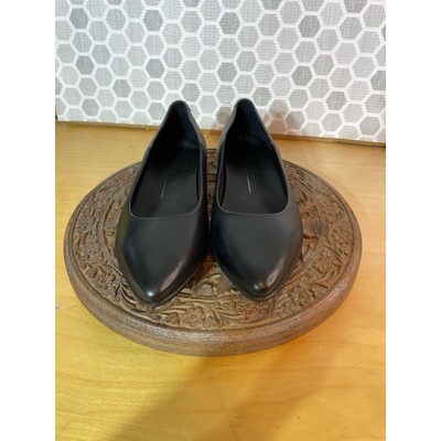 Ecco Black Leather Two Toned Career Wear Pointy Ballet Flats Size 7 NWOT
